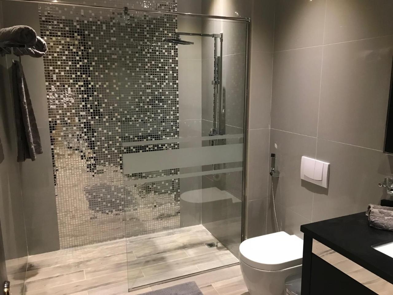 Al Manzil Residence Hidd2 Al-Manamah Bagian luar foto