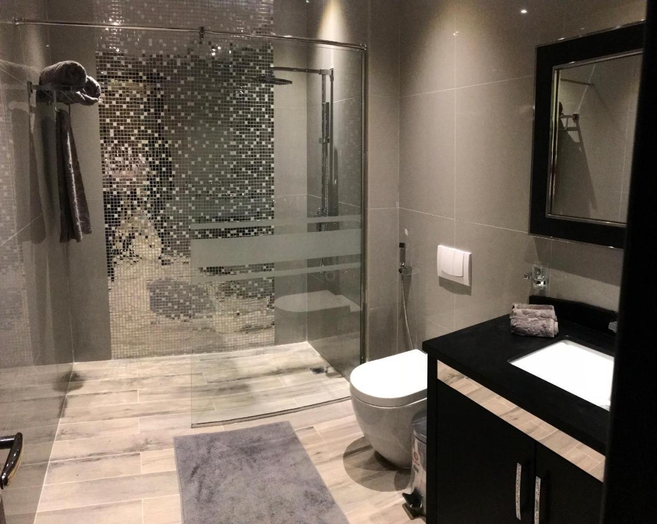 Al Manzil Residence Hidd2 Al-Manamah Bagian luar foto